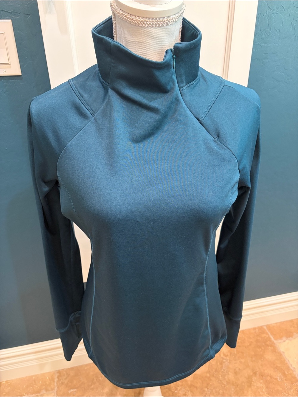 Layers long sleeve green athletic top